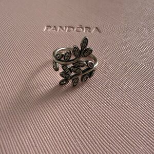Pandora Silver Leaf Motif Ring size 7.5